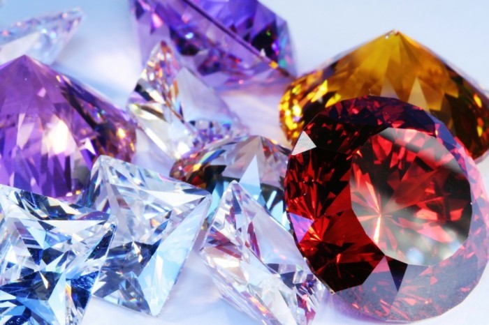 diamanten edelsteine sternzeichen glückssteine