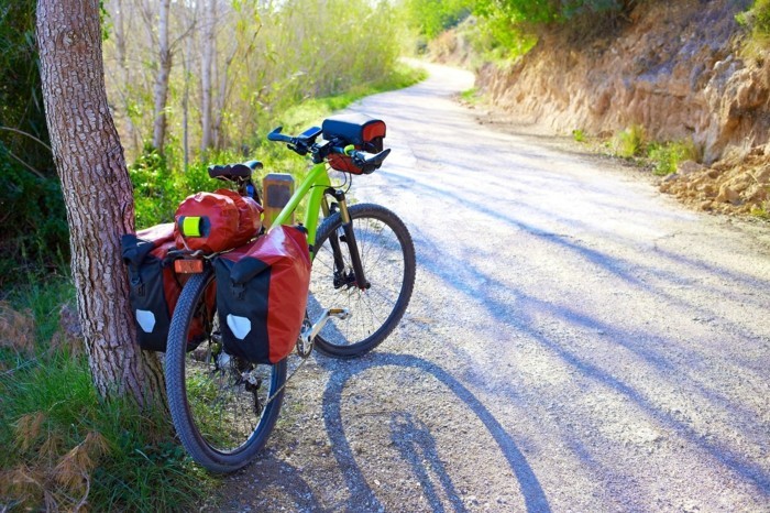 fahrrad weltreise bergen bike gepäck gebirge wald