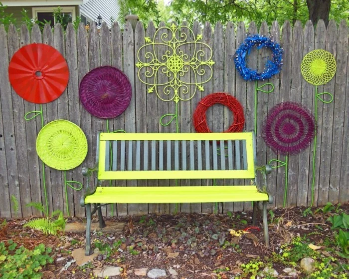 kreative gardenideen diy gartendeko farbige dekoideen hinterhof