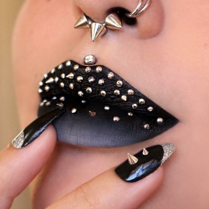 lippen schminken halloween party design punk nieten nageldesign