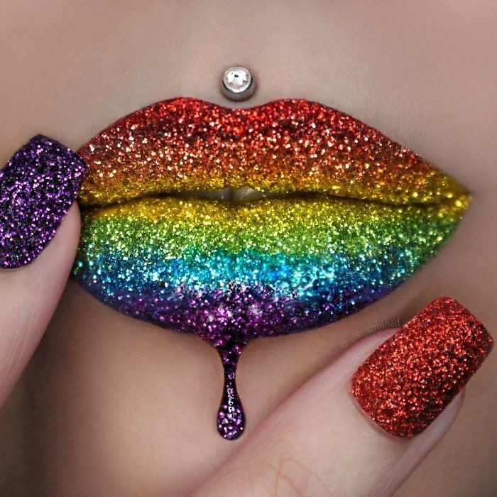 lippen schminken make up ideen party glitzer regenbogenfarben nageldesign