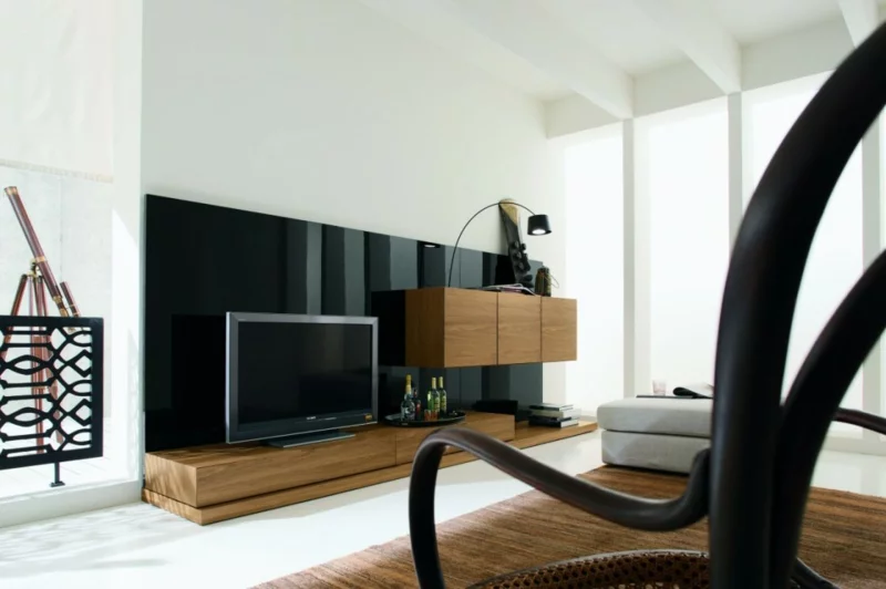 moderne Wohnwand Ideen Holzregale praktische TV Wände