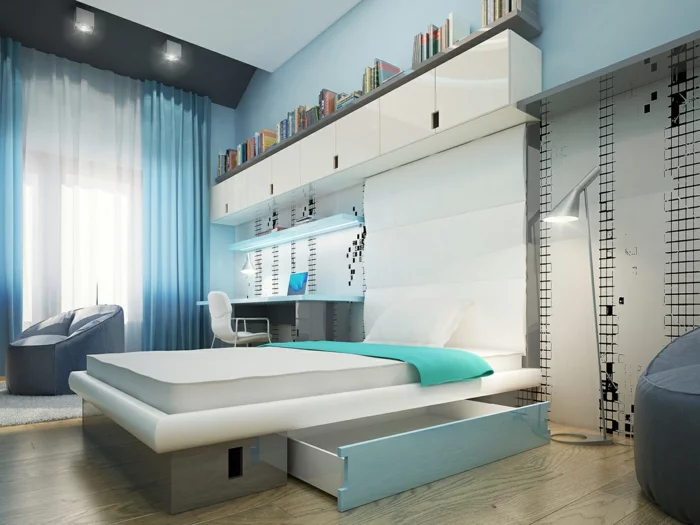 schlafzimmer blau helle wände frische gardinen stauraum bett