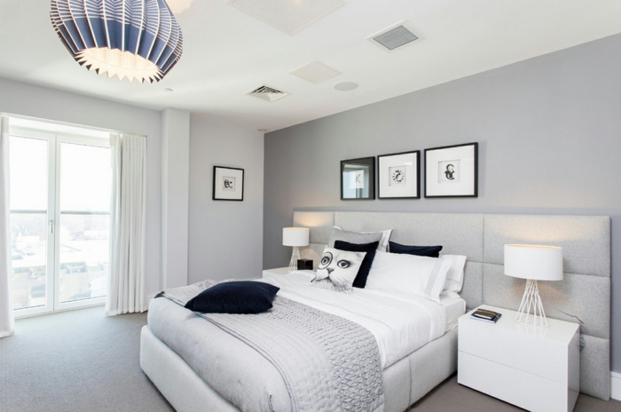 schlafzimmer grau graue akzentwand weiße möbel cooler leuchter