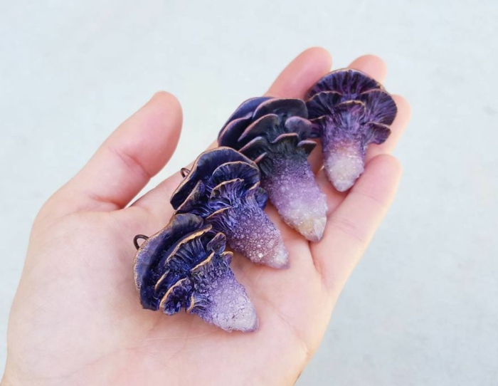 schmuck online kaufen etsy lila kettenanhänger pilze magische schmuckstücke