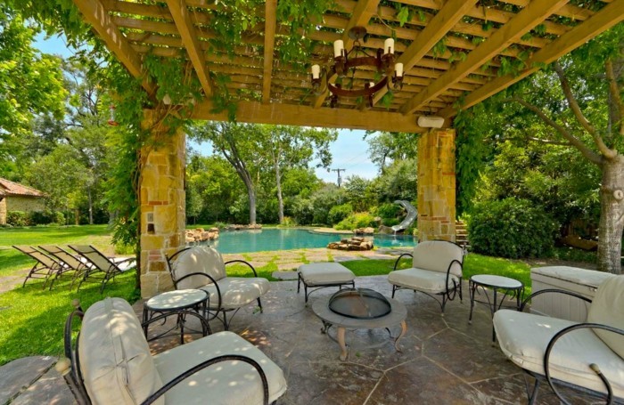 Pergola bauen lassen und zwar nach Maß