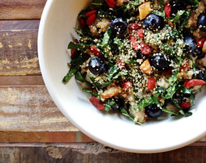 vegetarisch kochen gesunde salate sesam blaubeeren gesunde ernährung