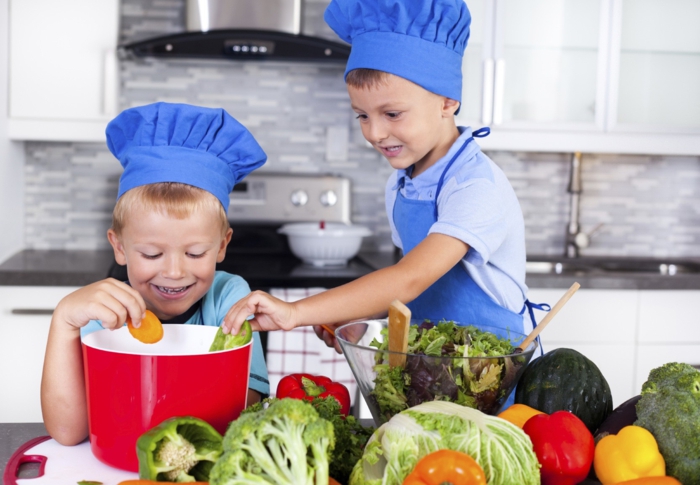 vegetarisch kochen kinder vegan salate gesunde ernährung paprika brokkoli