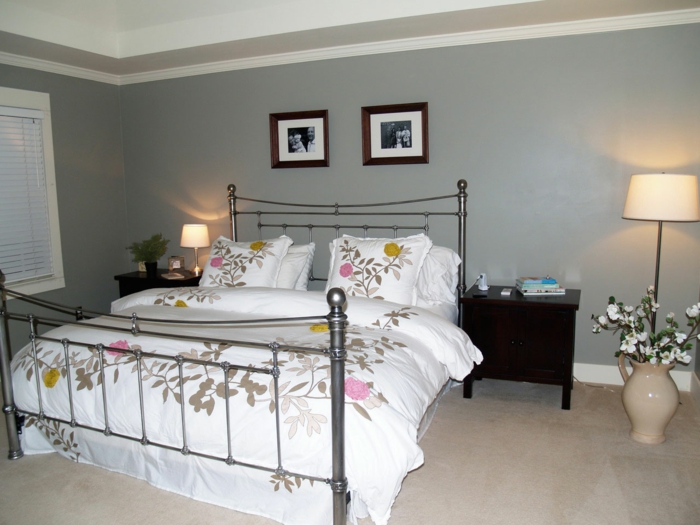 wohnideen schlafzimmer wände grau blumendeko florale elemente