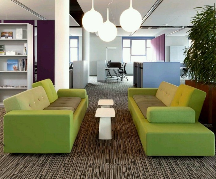 wohnideen wohnzimmer grüne sofas moderner bodenbelag