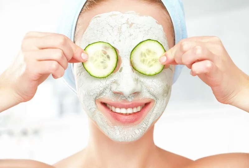 Gesichtsmasken selber machen Gurken Augenringe schöne Haut Tipps