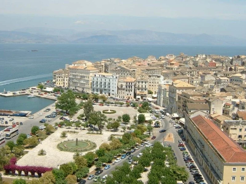 Nach Korfu reisen Stadtansicht von oben