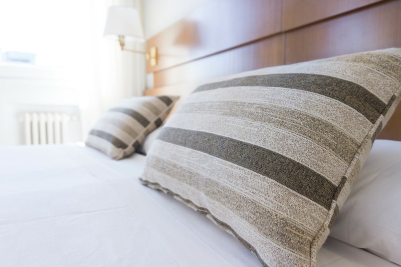 Schlafzimmer Trends Einrichtungsideen Kissenbezüge Streifen