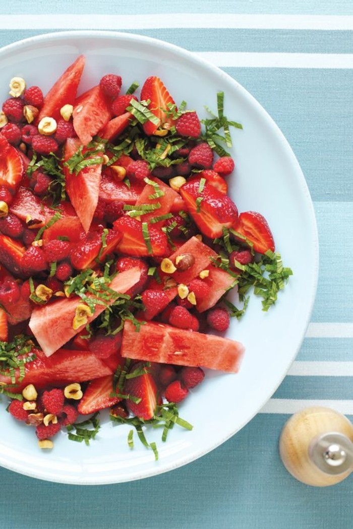 Wassermelone Diät Sommer gesunde Ernährung Obstsalat