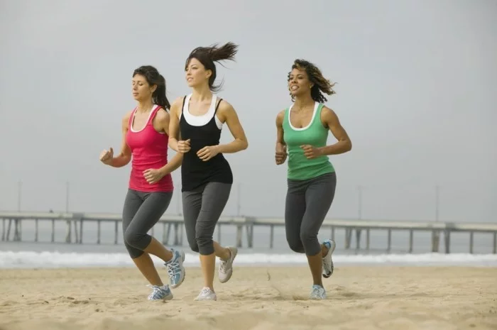 bauchfett verlieren jogging sport treiben frauen laufen
