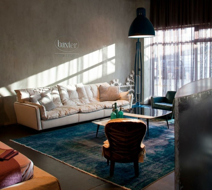 baxter sofa weiße couch italienisches design stehlampe teppich wohnzimmer einrichten