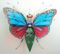 Alte Computerteile werden zu fabelhaften Upcycling Insekten