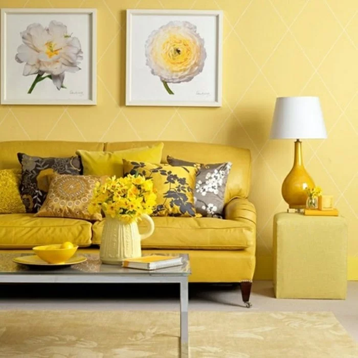 dekoideen wohnzimmer gelbes interieur gelbe blumendeko wandbilder