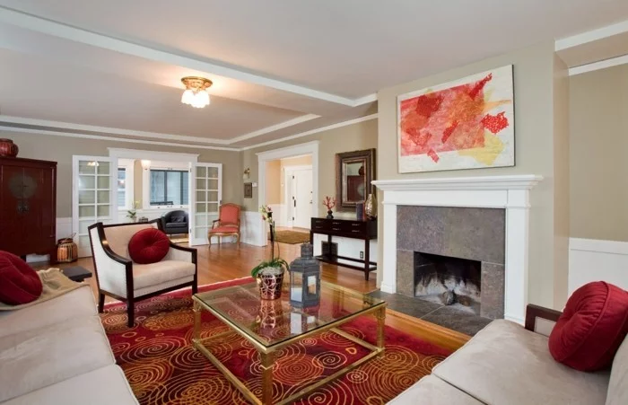 dekoideen wohnzimmer wandbild kamin farbiger teppich helle möbel