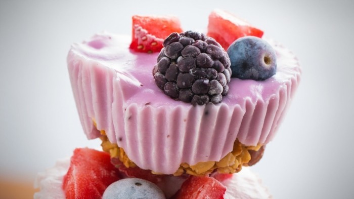 eis-ideen eissorten frozen yoghurt brombeeren blaubeeren erdbeeren