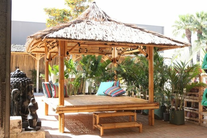 Garten Überdachung als eine Voraussetzung für schöne Zeit im Außenbereich