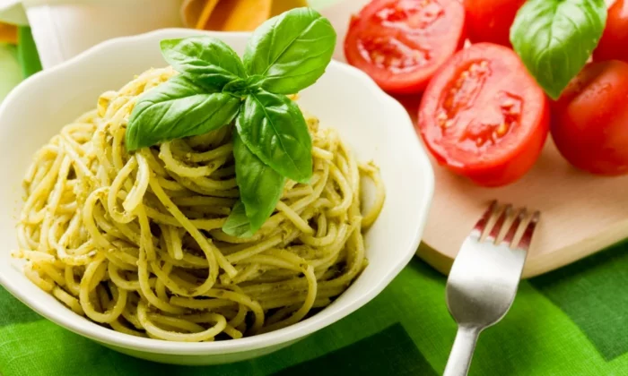 italienreise vegane rezepte spaghetti pesto basilikum tomaten