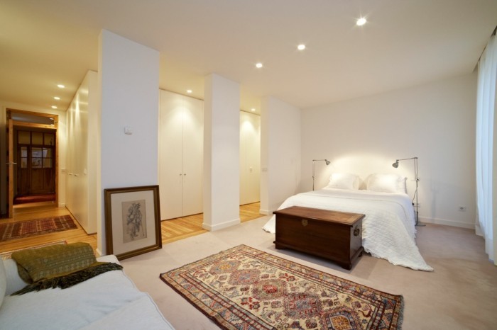 lampe schlafzimmer einbauleuchten teppich weiße wände