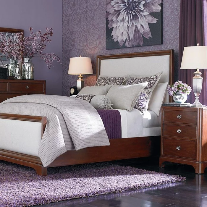 lila teppich schlafzimmer lila wandtapete stilvolle schlafzimmereinrichtung
