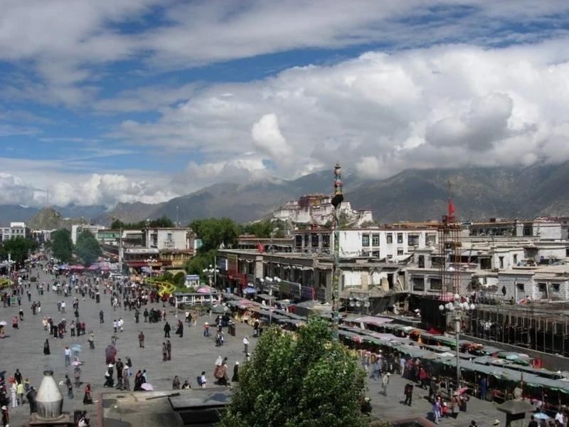 nach Tibet reisen Hauptstadt Lhasa Tempel und Gebäude