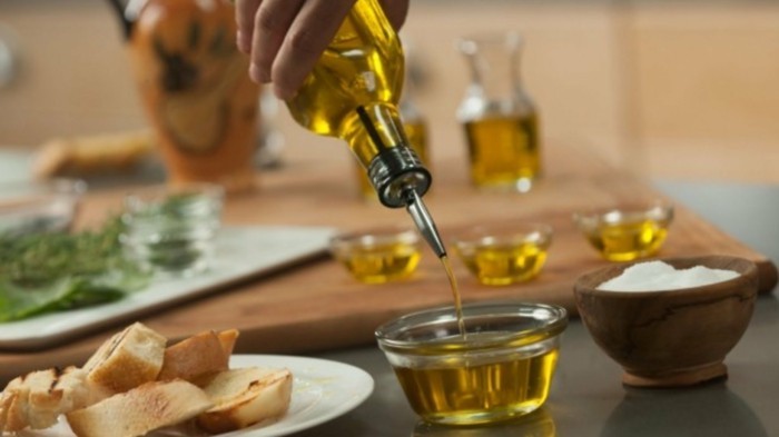 olivenöl gesund lebe gesund titel oliven schaelchen