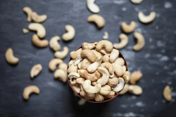 pflanzen koerner nuesse gesund lebe gesund mandeln cashews