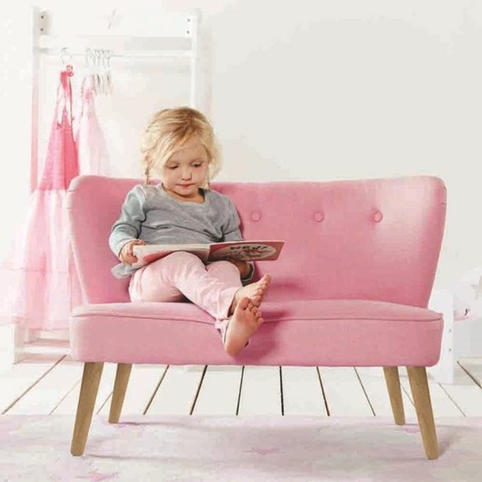 rosa Sofa Kinderzimmer gestalten Kinderzimmer Möbel