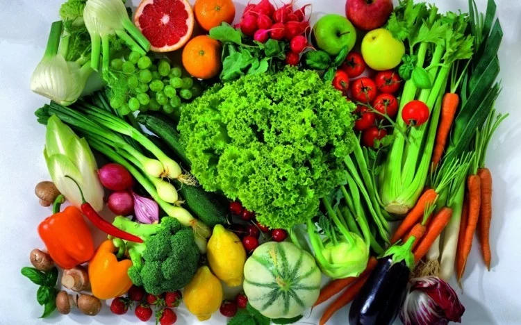 vegetarisches Essen Obst und Gemüse gesunde Ernährung
