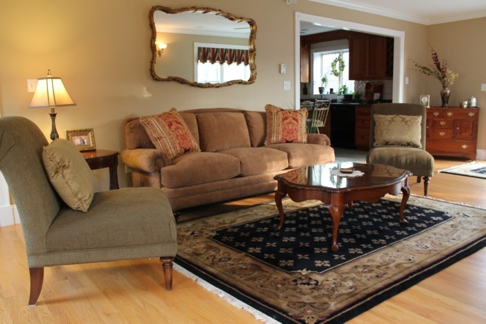 vintage teppich wohnideen wohnzimmer stilvoll beigenuancen wandspiegel