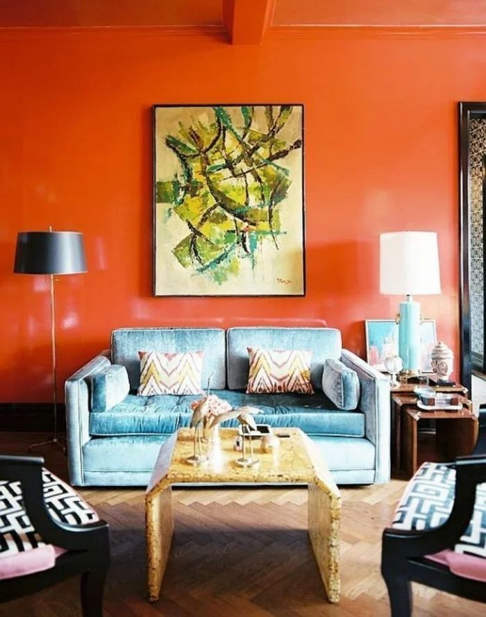 wandbilder wohnzimmer orange akzentwand cooler couchtisch