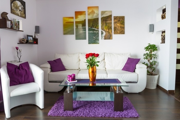 wanddeko ideeb wohnzimmer dekorieren leinwand lila akzente