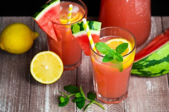 Sommer Rezepte wassermelone gurke salat lebe gesund titel limonade