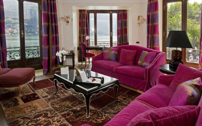 wohnideen wohnzimmer vintage teppich lila möbel