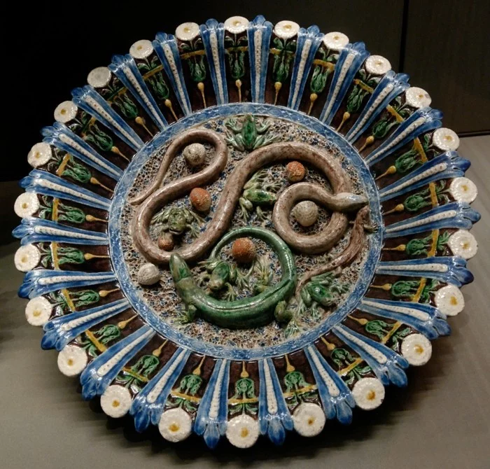 majolika keramik italien exponat hangemacht muster teller
