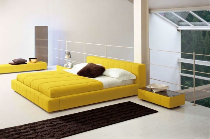 inneneinrichtung ideen wohnideen schlafzimmer gelbes bett brauner tepichläufer