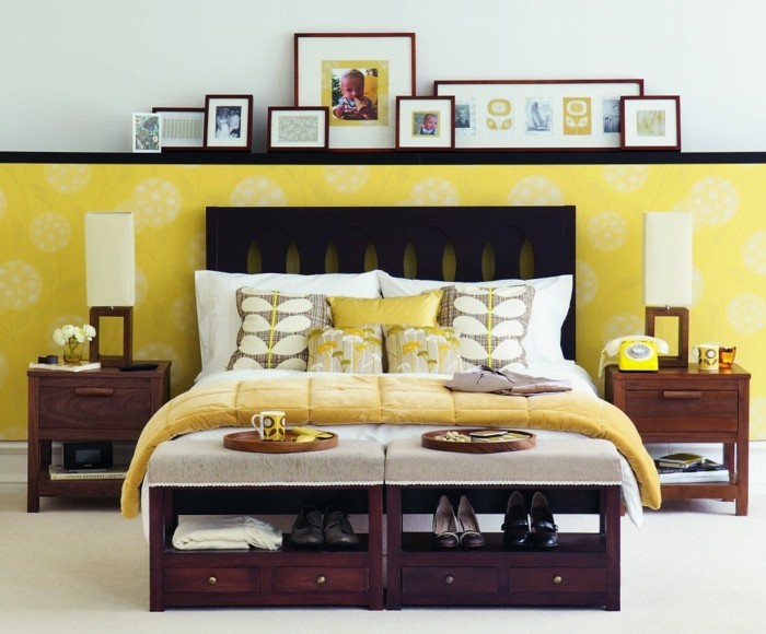 inneneinrichtung schlafzimmer gestalten retro stil gelbe wandtapete