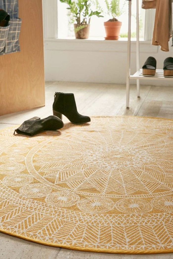 teppich rund gelb schönes muster wohnideen textilien