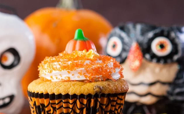 halloween-ideen-kurbis-cupcakes-mit-saure-süß