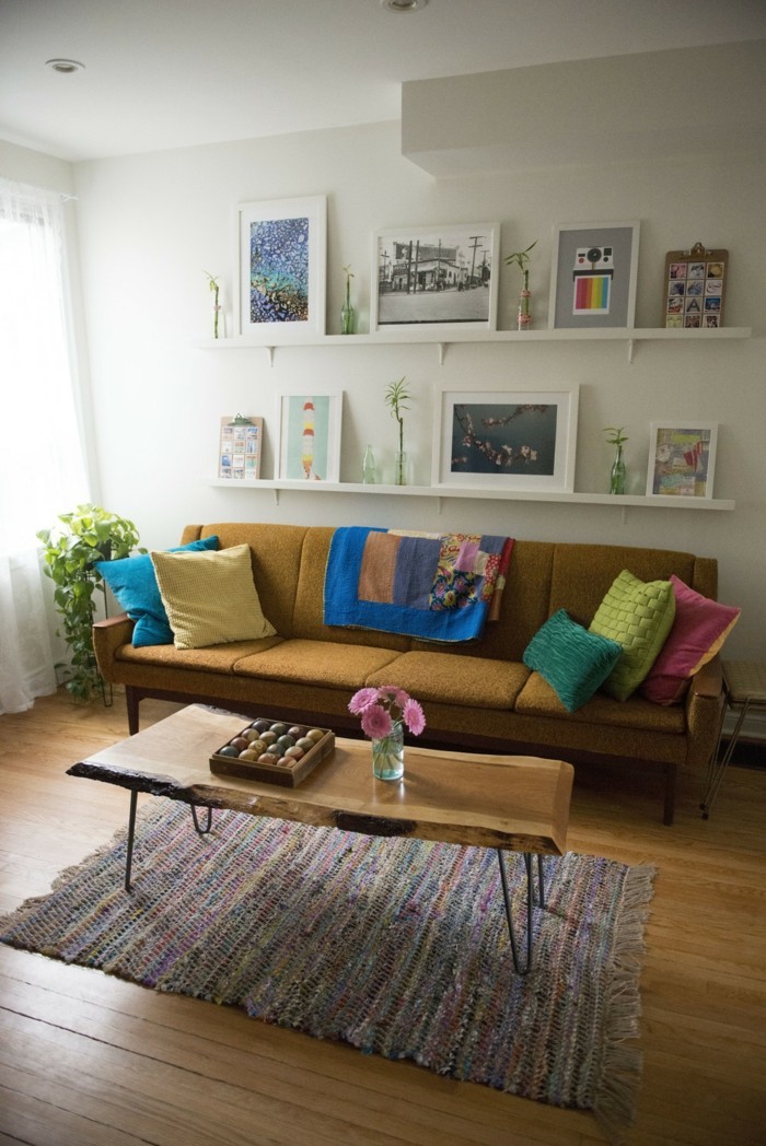 bilderleisten dekoideen wohnzimmer farbige dekokissen teppichläufer