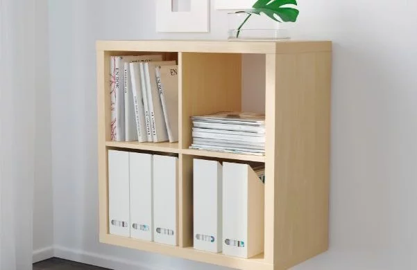 ergonomie-am-arbeitsplatz-ikea-kallax-holz wand