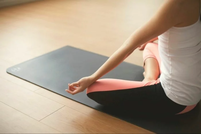 gesund abnehmen joga trainieren meditieren