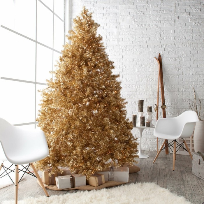 wohnzimmer gestalten dekoideen weihnachten ausgefallener weihnachtsbaum golden