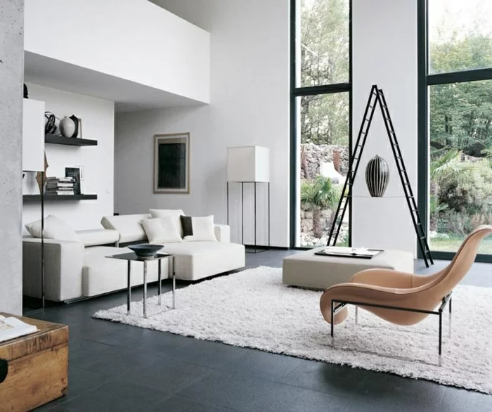 moderne sofas weiss teppich dunkle bodenfliesen