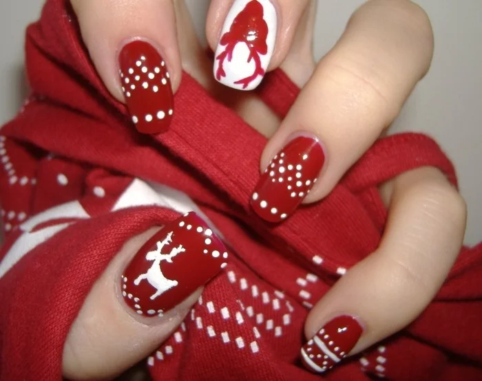 nageldesign winter weihnachtsmotive weihnachtliche fingernaegel rot