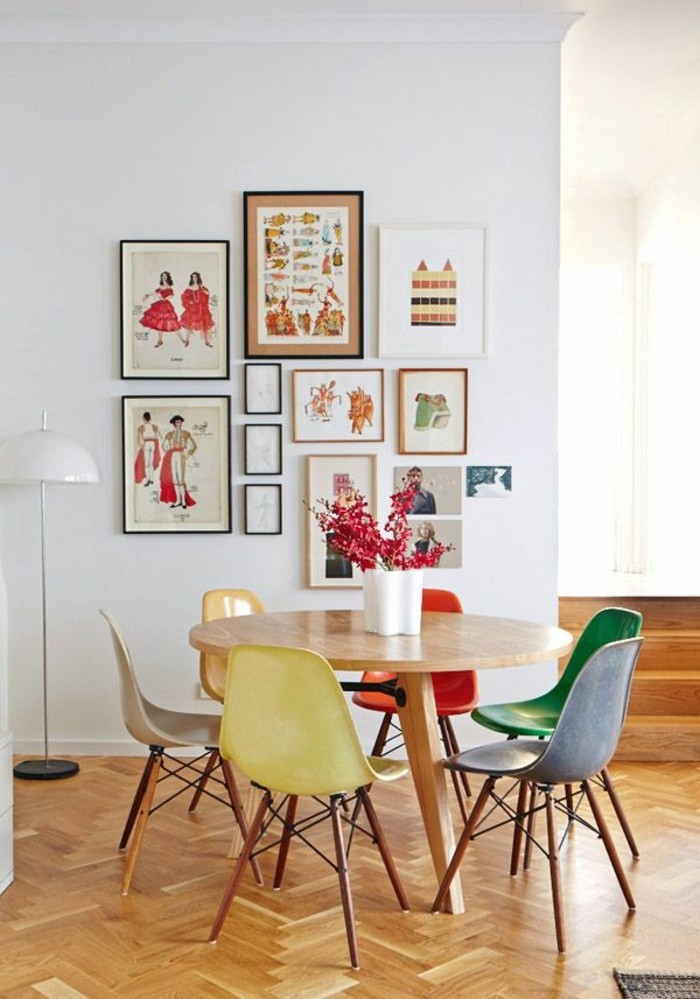 bunte küche einrichten farbige stühle runder esstisch